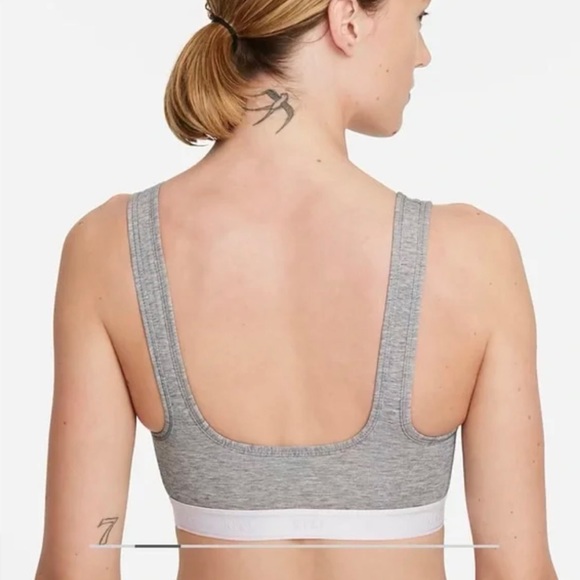 Nike Dri-Fit Swoosh Soft Tee Women’s Sports Bra Active Wear - Picture 2 of 8